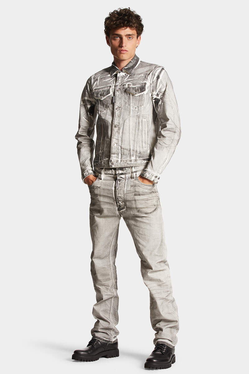 Icon White Coal Wash 642 Jeans image number 3