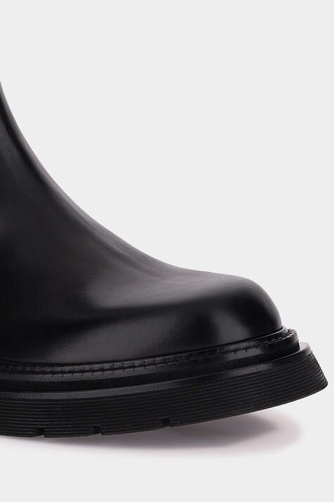 Urban Chelsea Boots image number 4
