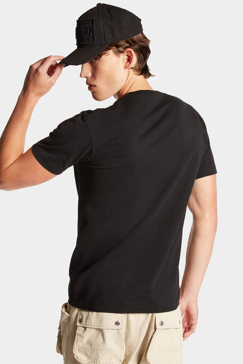 Basic V Neck T-Shirt image number 3