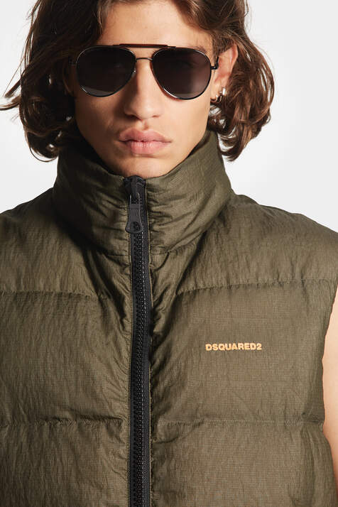 Classic Puffer Vest image number 6