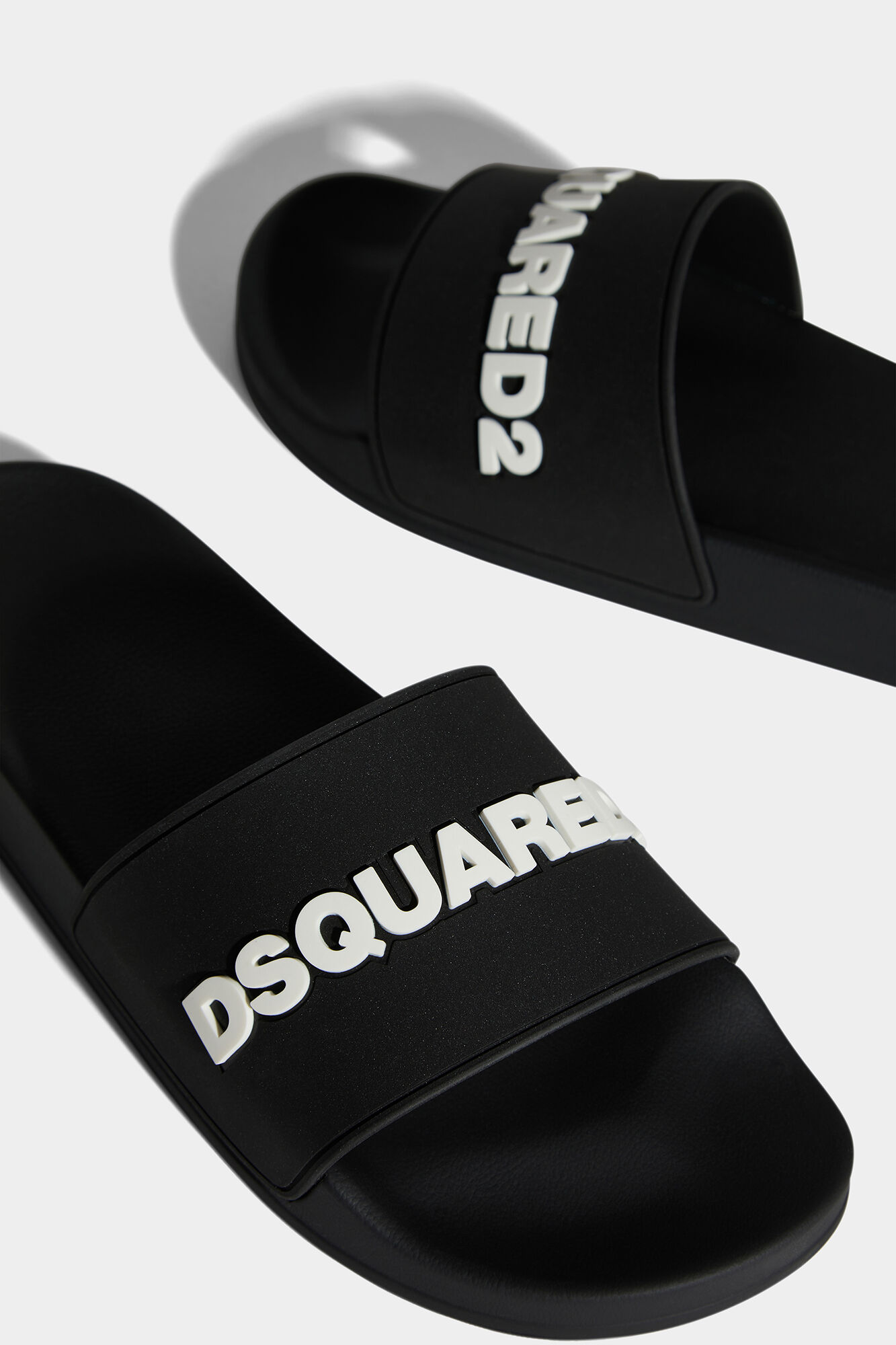 Dsquared2 Logo Slides
