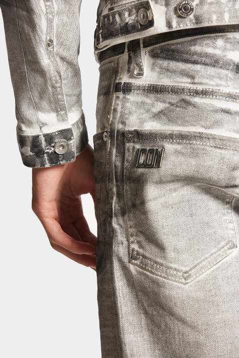 Icon White Coal Wash 642 Jeans image number 7