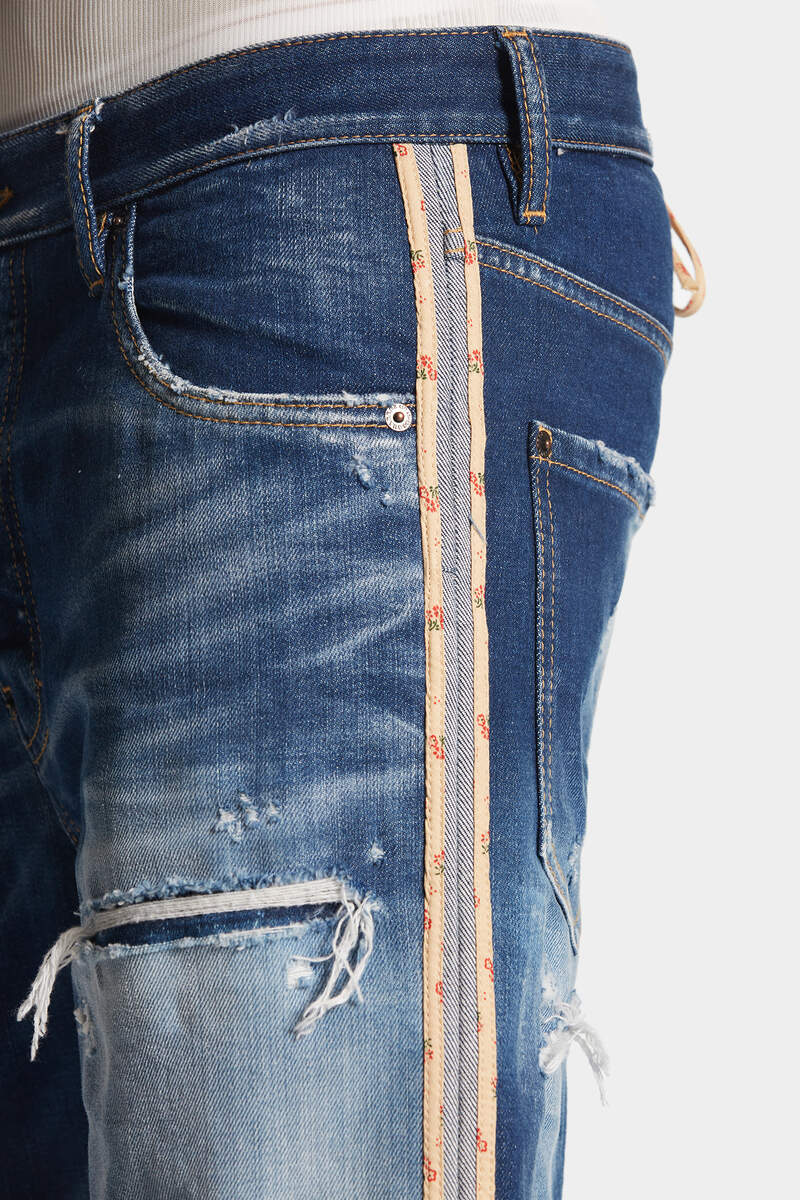 Medium Ripped Knee Wash 642 Jeans